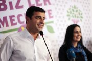 Turquie: le leader kurde Selahattin Demirtas, déjà incarcéré, a été condamné à 42 ans de prison